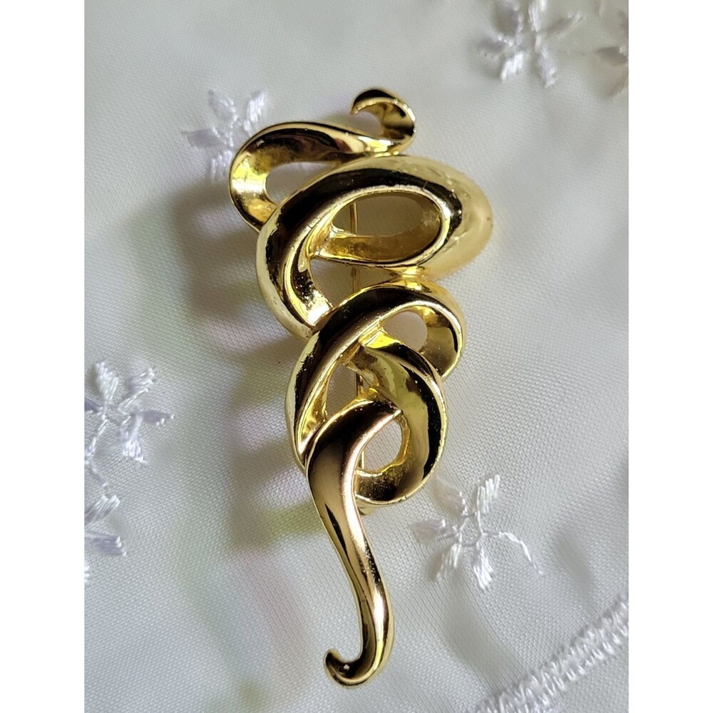 AJC Signed Gold Tone Swirl Abstract Brooch Pin Swirl Serpentine 3"